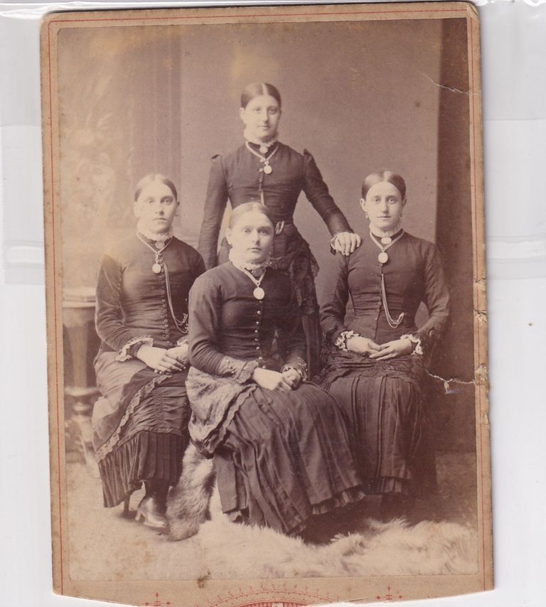 Victorian Women - Group