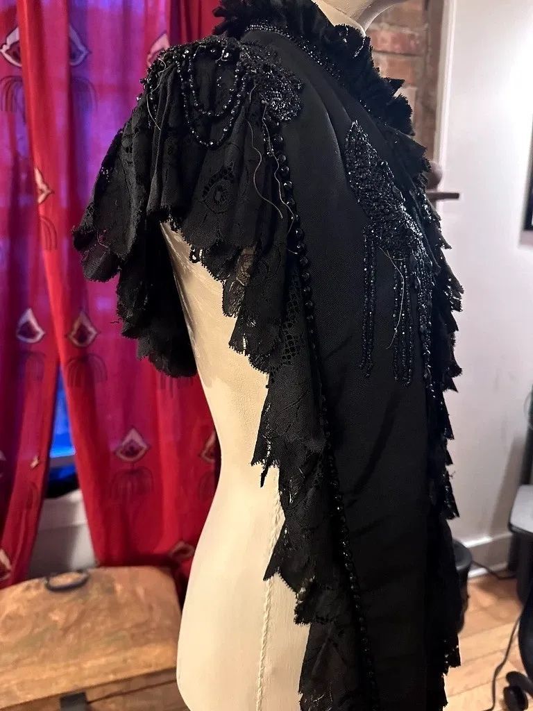 Late Victorian Black Beaded Mourning Capelet (Shoulder Cape) - Image 2