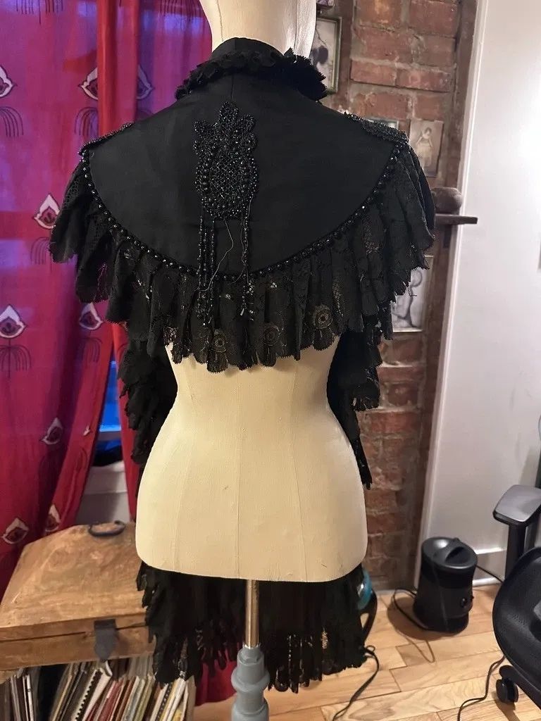 Late Victorian Black Beaded Mourning Capelet (Shoulder Cape) - Image 3