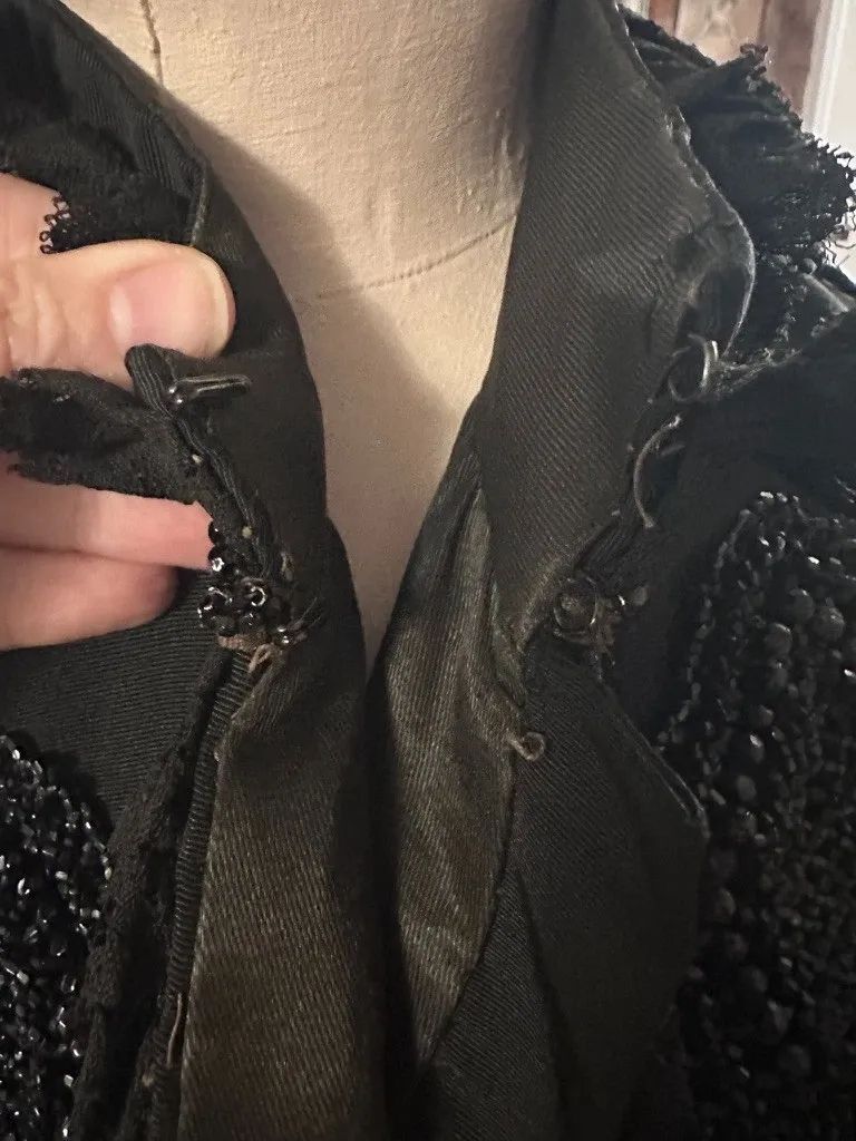 Late Victorian Black Beaded Mourning Capelet (Shoulder Cape) - Image 6
