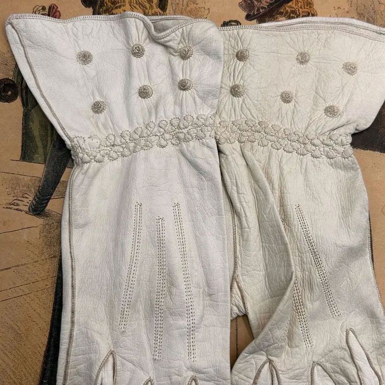 Women's Dress Gloves - Image 5