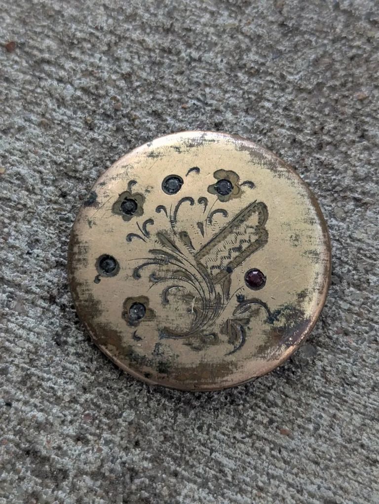 Victorian Pendant / Locket (Hinged)