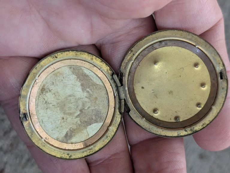 Victorian Pendant / Locket (Hinged) - Image 5
