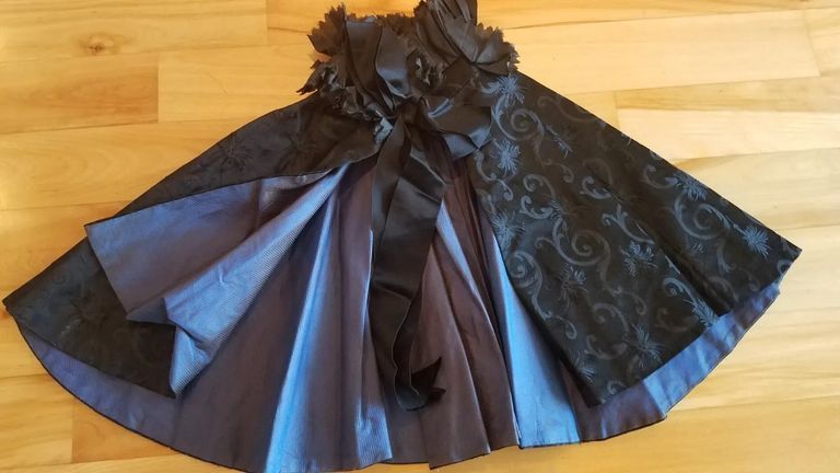 Woman’s Evening Cape (Mantle)