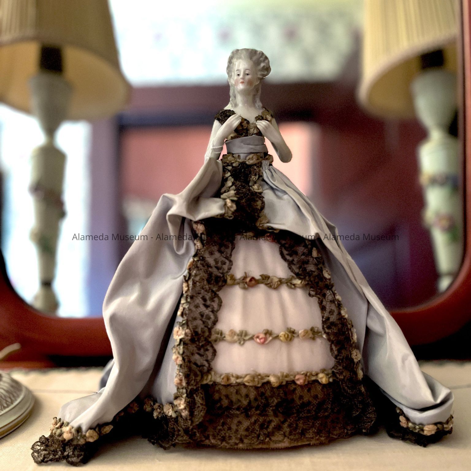 Household goods and Decorative objects
