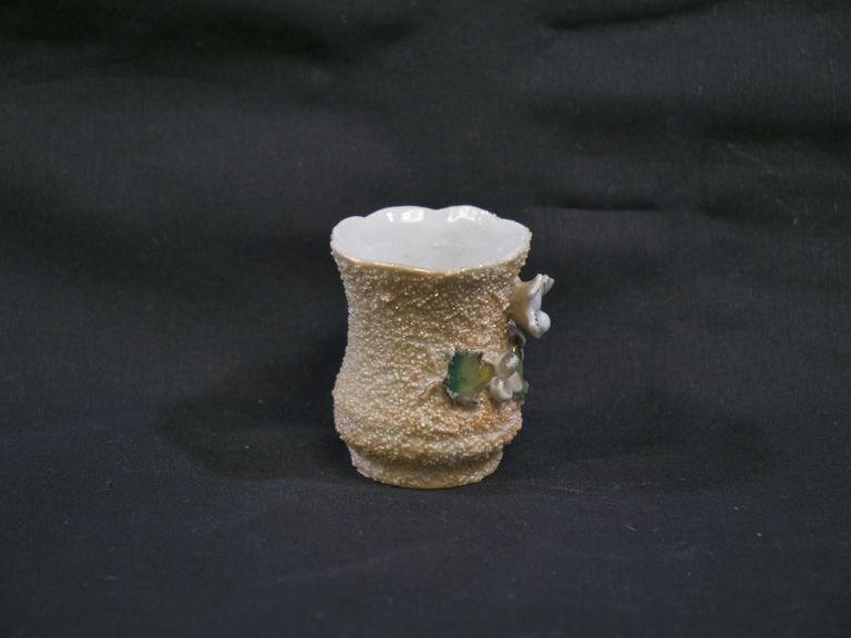 Black and White Bas Relief Birds and Flowers Toothpick Holder - Image 5