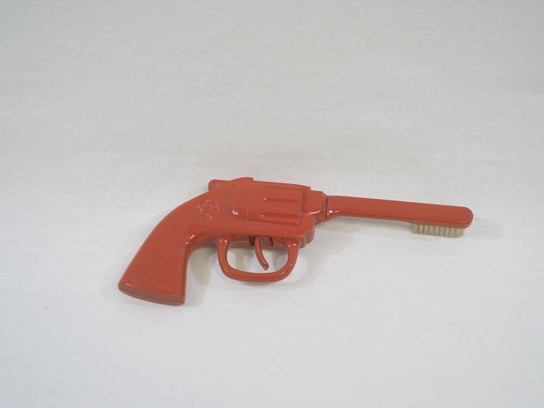 Red Pistol Toothbrush - Image 4