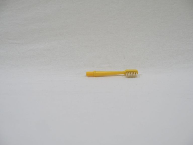 Raggedy Ann Battery Toothbrush Radio - Image 4