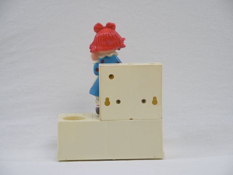 Raggedy Ann Battery Toothbrush Radio - Image 7