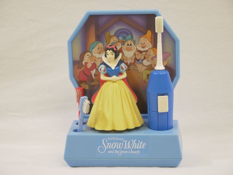 Snow White Battery Toothbrush Set