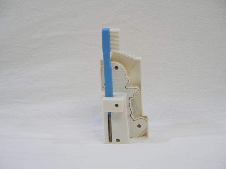 2003.8.132.2 Bart Simpson Toothbrush Set Bart Toy Untagged Back.JPG