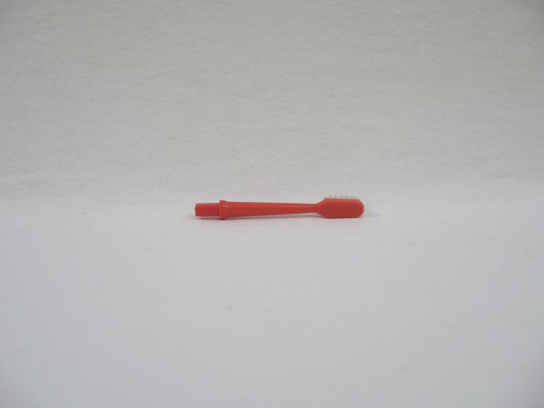 2003.8.132.3 Bart Simpson Toothbrush Set Red Brush Untagged Back.JPG