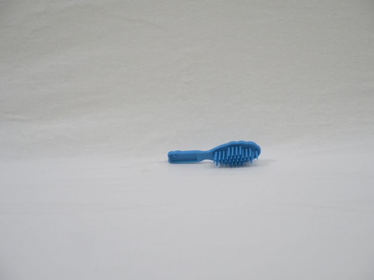 2003.8.132.5 Bart Simpson Toothbrush Set Toy Brush Untagged Back.JPG