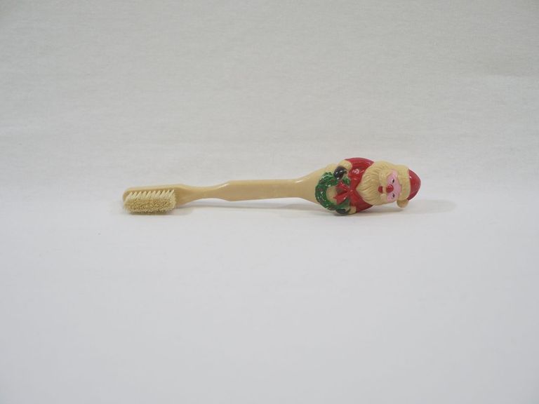 Santa with Wreath Toothbrush