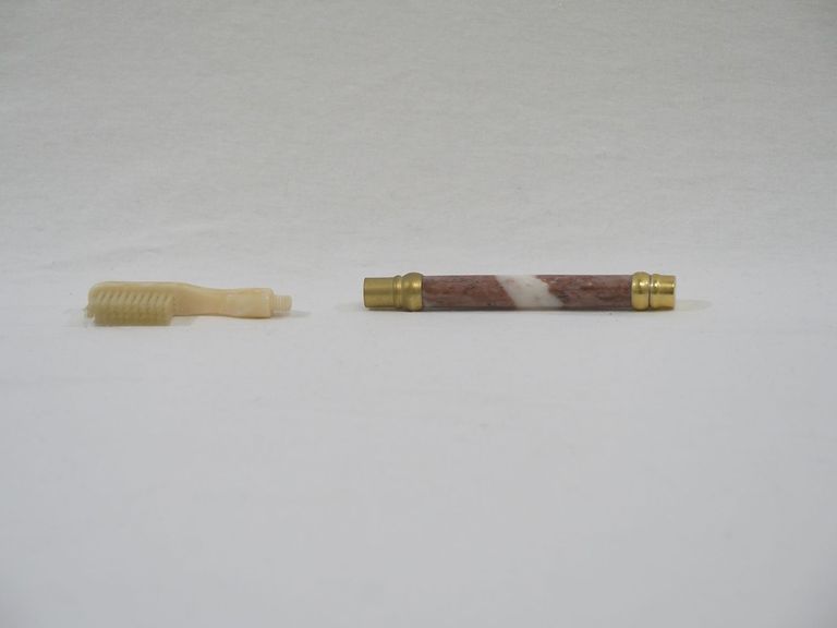 Granite Toothbrush - Image 2