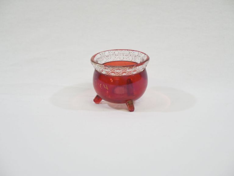 Glass Witch's Cauldron with Ruby Stain Toothpick Holder. - Image 5