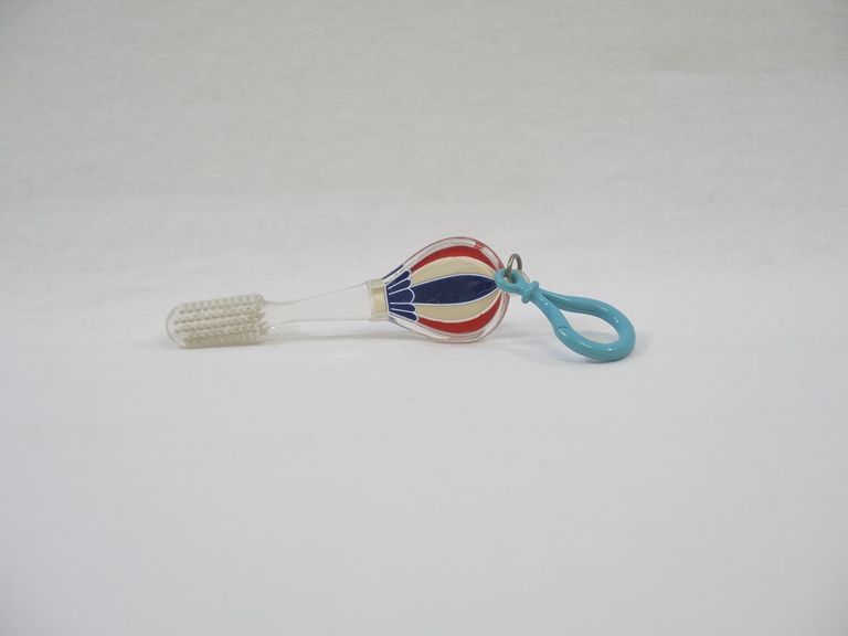 Hang to Dry Hot Air Balloon Toothbrush - Image 2