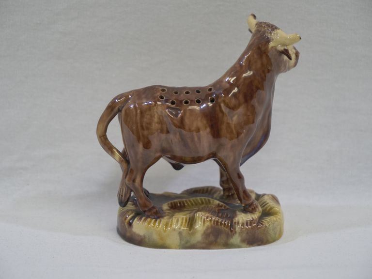 Porcelain Bull Toothpick Holder - Image 5