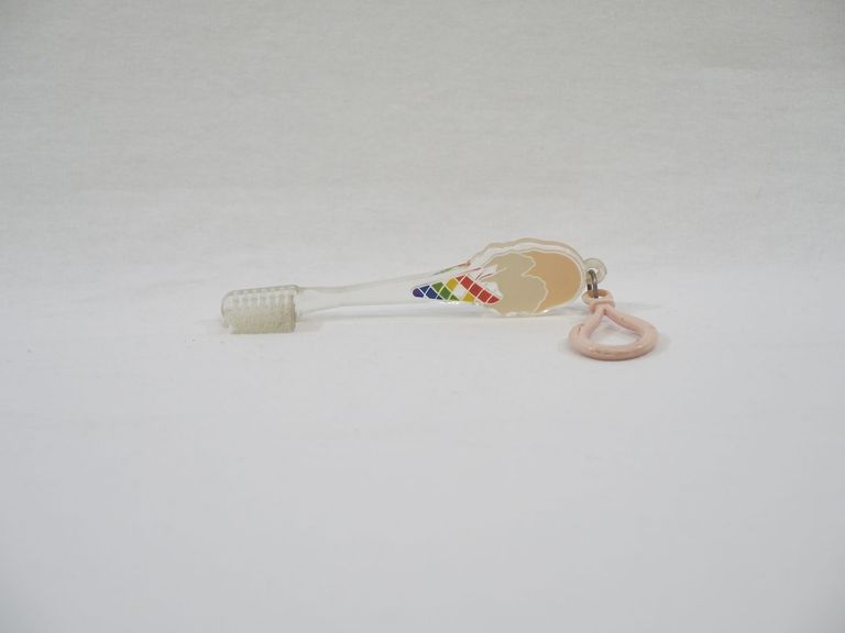 Hang to Dry Pink Ice Cream Toothbrush - Image 4
