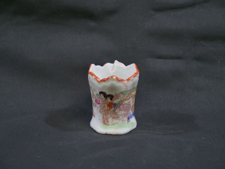 Japanese Outdoor Scene of Two Women in Kimonos with Single Red Lip Porcelain Toothpick Holder