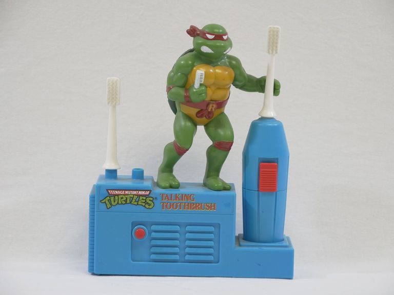 Raphael TMNT Battery Toothbrush Set