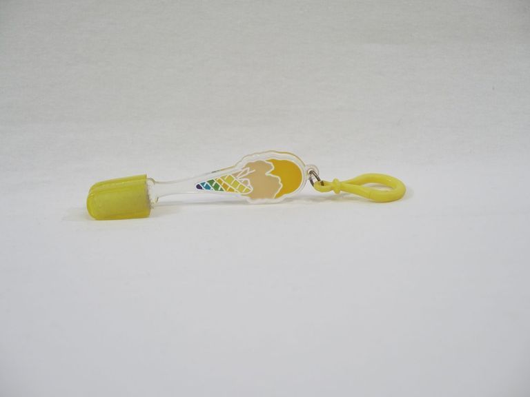 Hang to Dry Yellow Ice Cream Toothbrush - Image 2