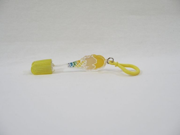 Hang to Dry Yellow Ice Cream Toothbrush - Image 5