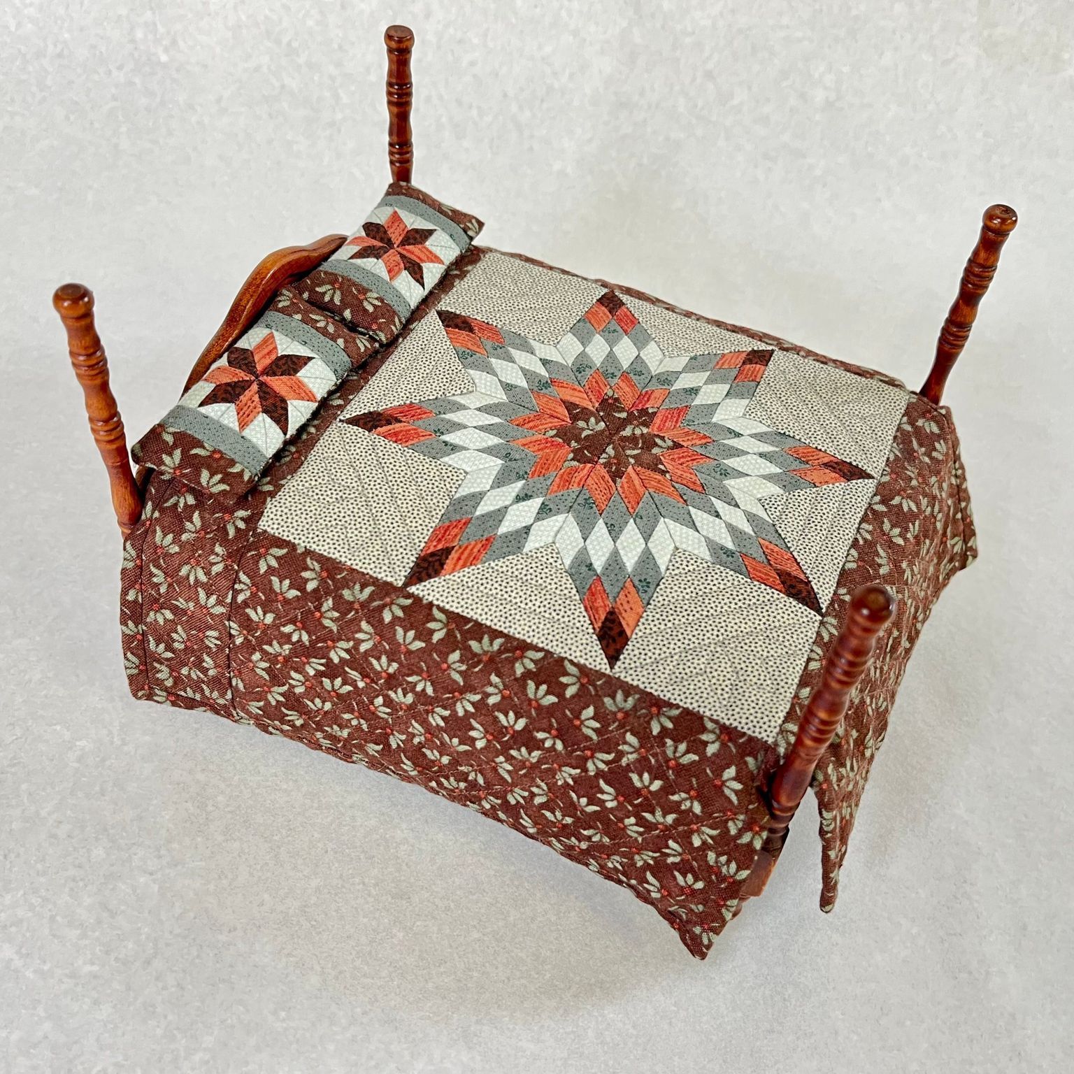 Pat Kuhns Miniature Quilts & Beds