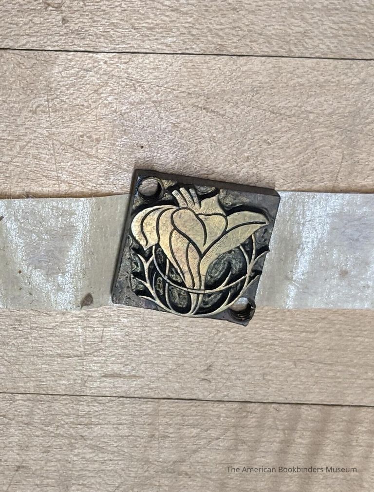          Floral ornament die picture number 1
   