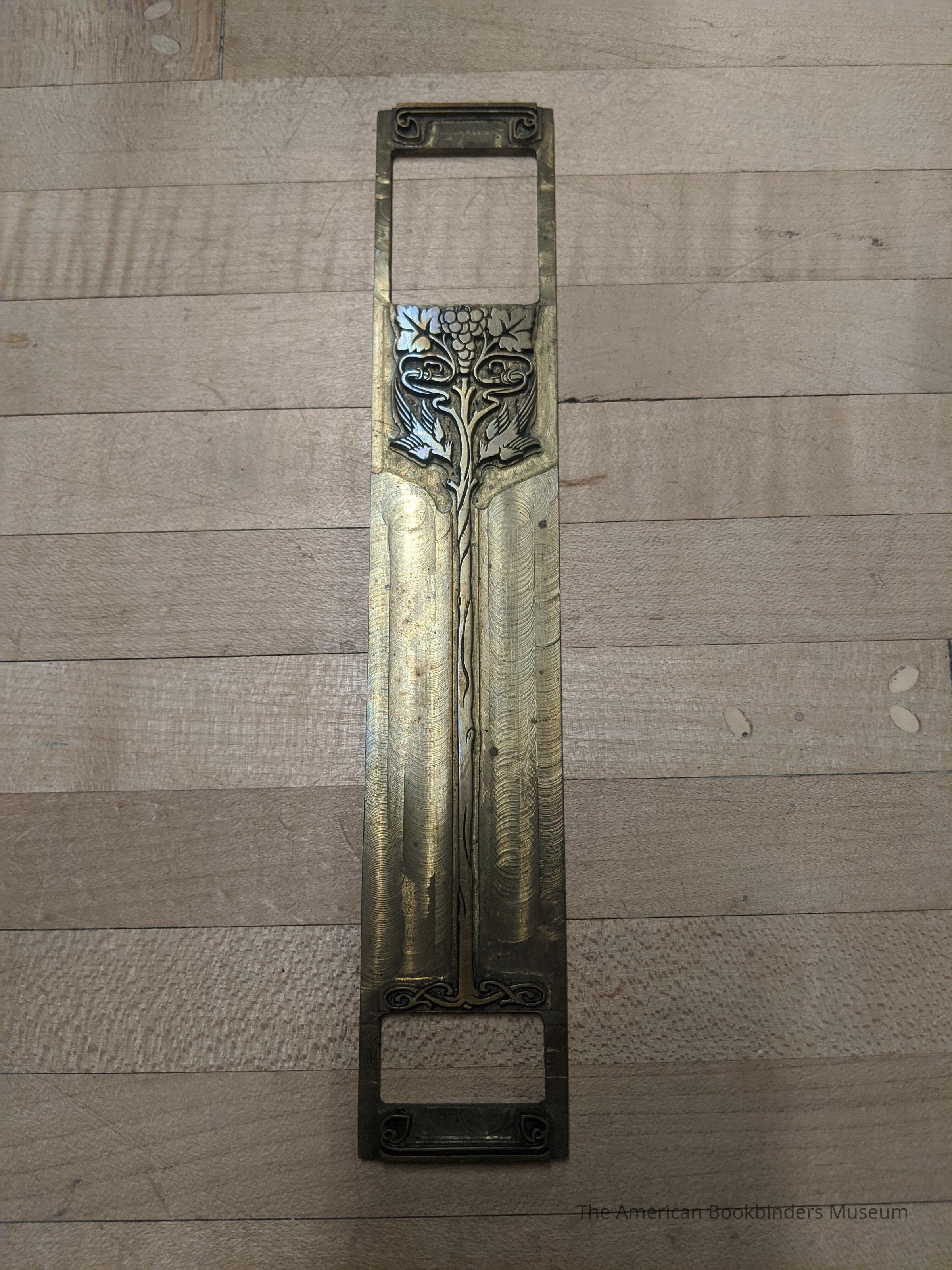 Floral spine die picture number 1