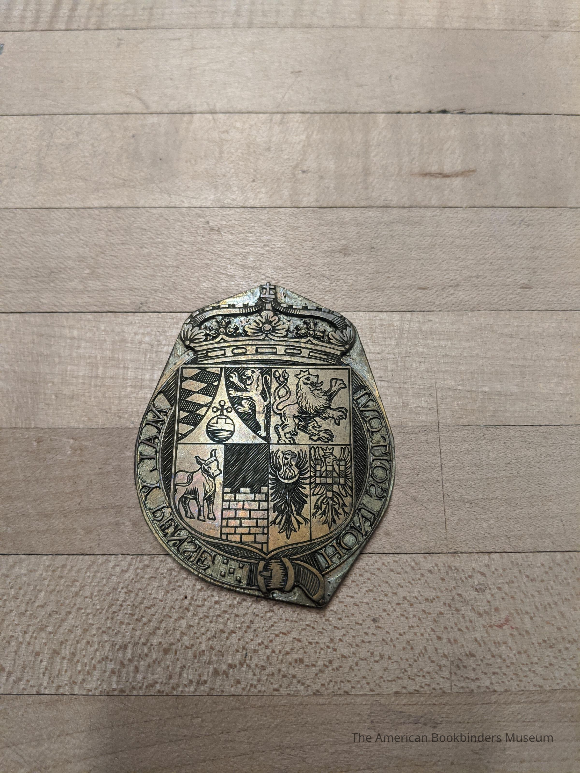 Coat of arms medallion die picture number 1