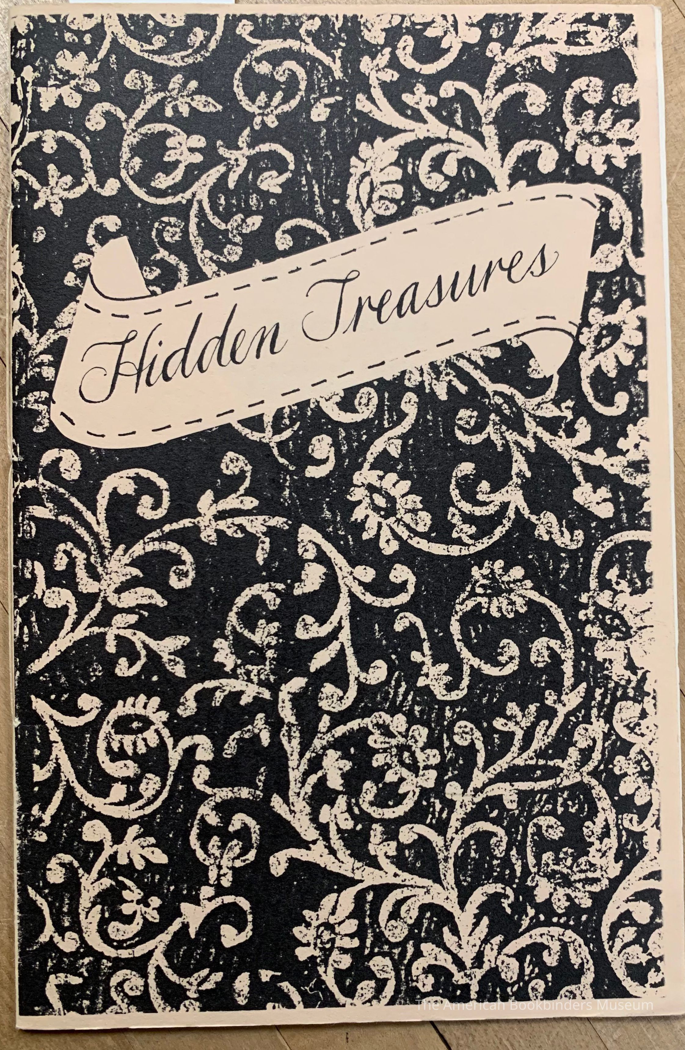          Hidden treasures : an exhibit of rarely seen handcrafted endpapers / by Jennifer Woods and Lillian Greenberg. picture number 1
 
