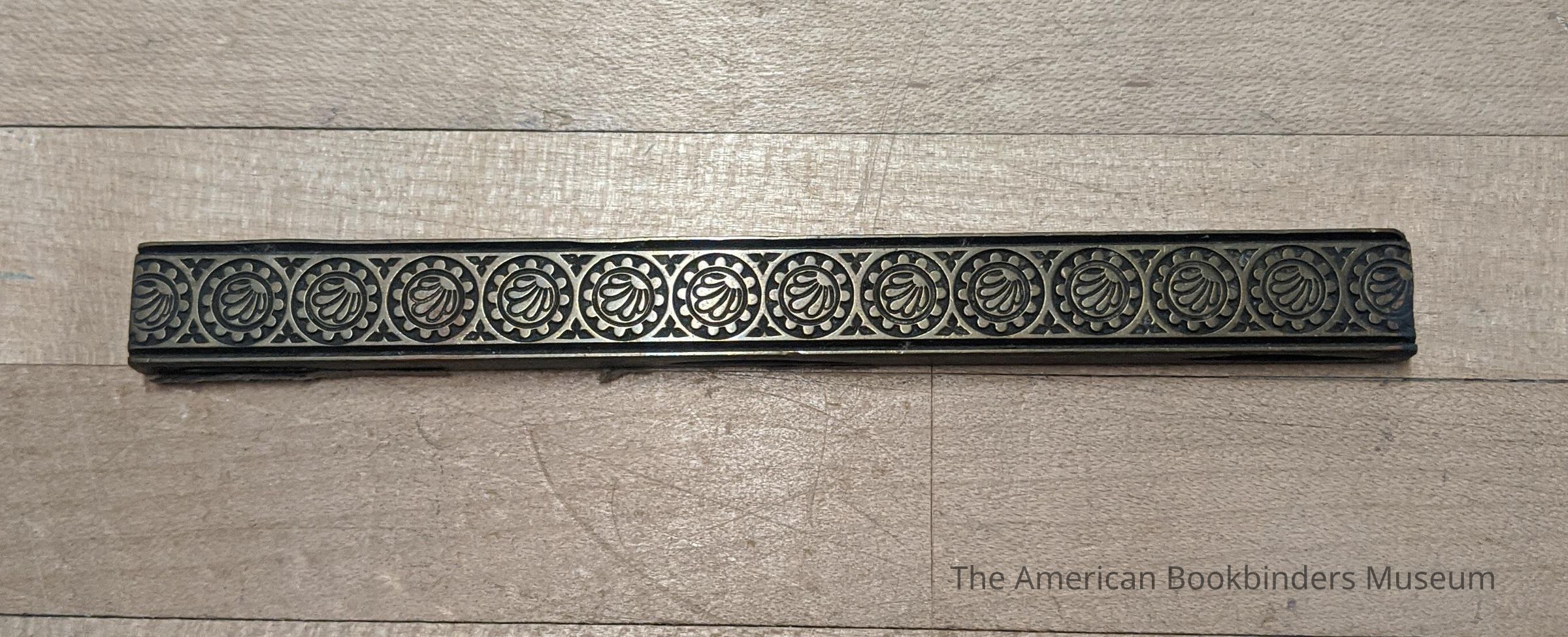 Annular motif band die picture number 1