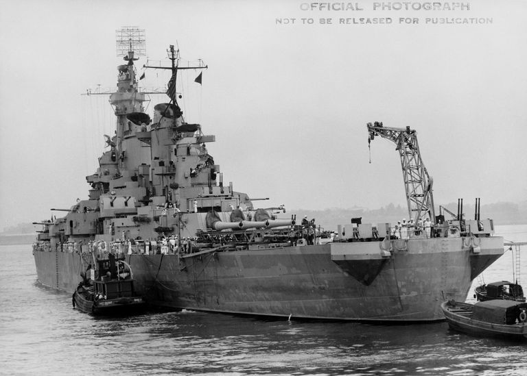          Stern view of IOWA looking forward. July 9, 1943 - F1111C483. picture number 1
   
