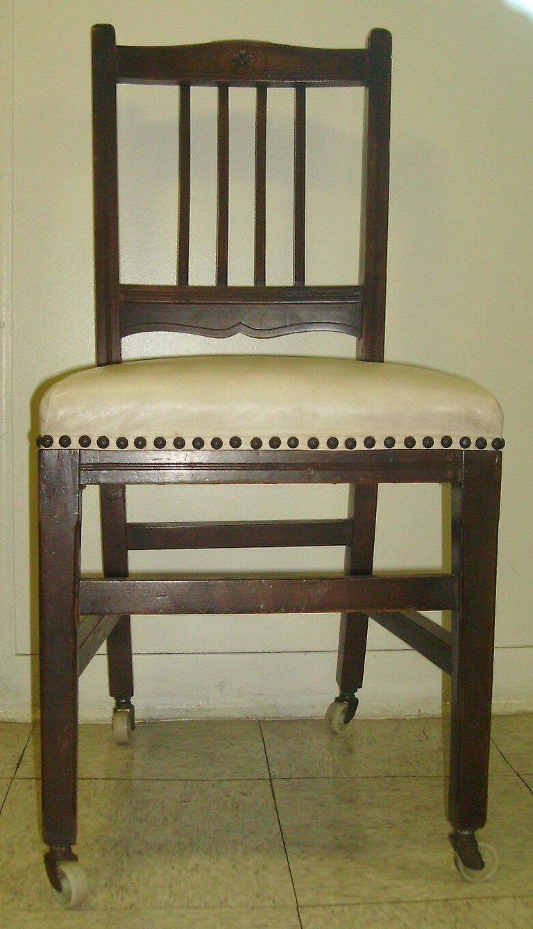          3000050 Chair, Dining 1; Origformat: Artifact
   