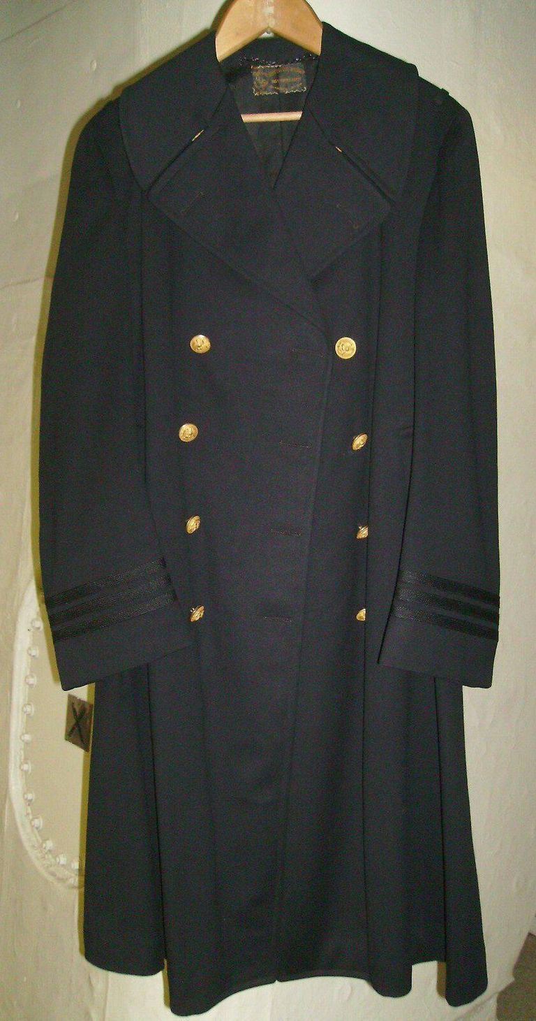          100031 Coat 1
   