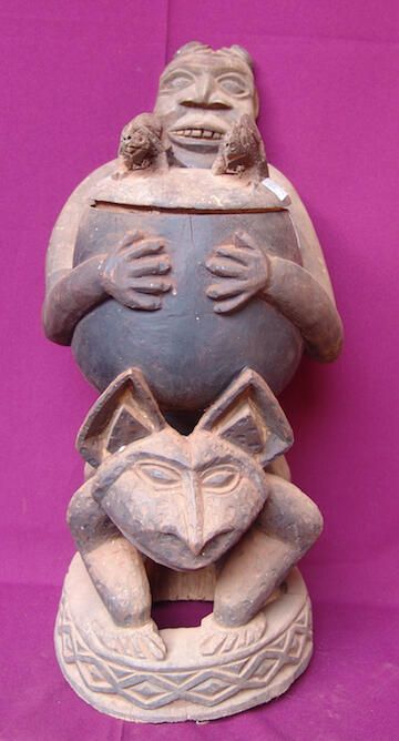 Male figure holding a pot - Image 2