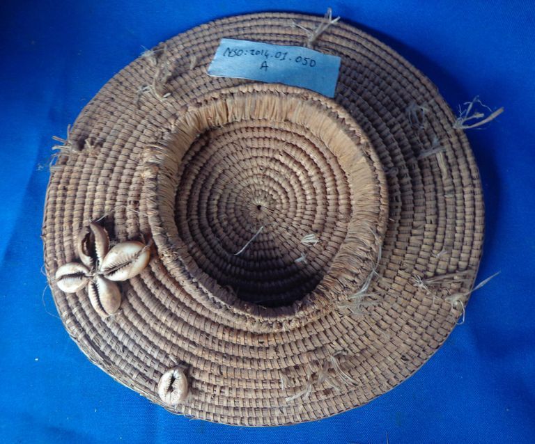 Basket and cover - Image 3