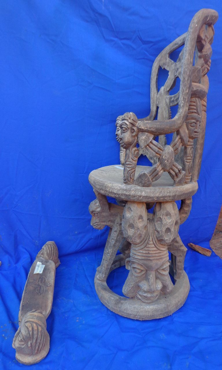 Throne and footrest - Image 5