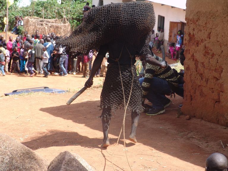 Figure of masquerade and attendants - Image 3