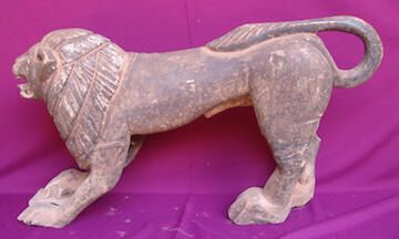 Sculpture in the form of a lion - Image 2