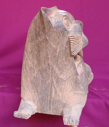 Sculpture in the form of a lion - Image 3