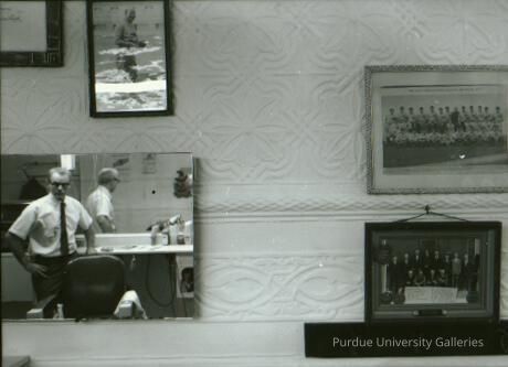 DePue Barbershop interior picture number 1