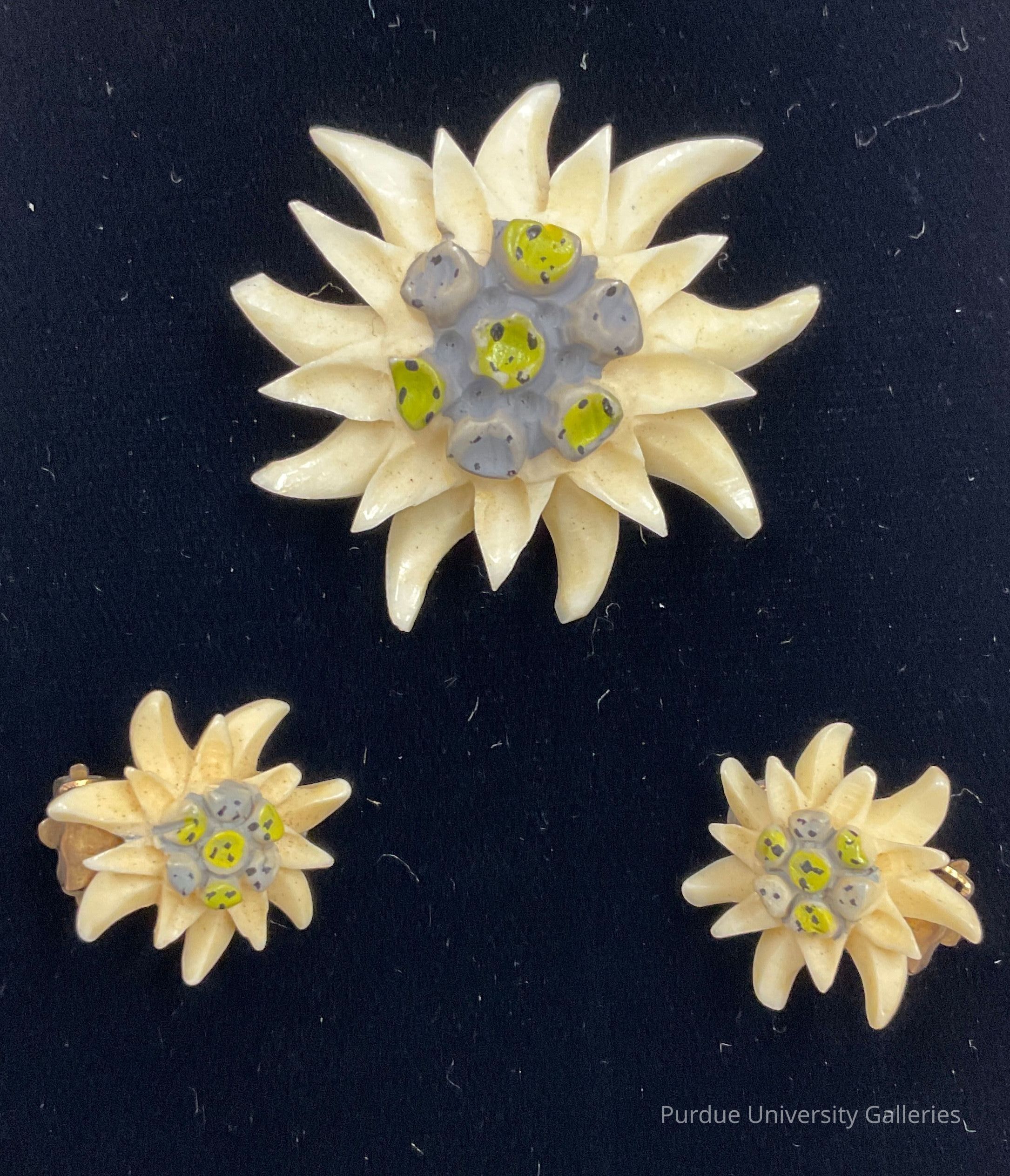 Earrings and Brooch Set picture number 1