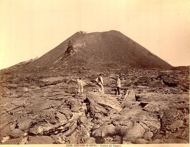 5236. Contorni Di Napoli - Cratere del Vesuvio picture number 1