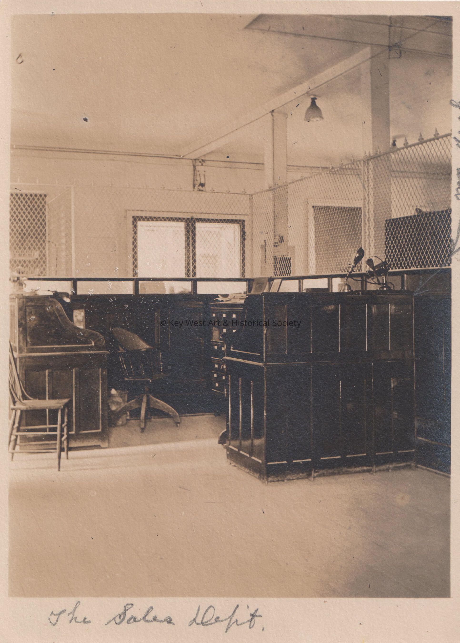 An unidentified office picture number 1