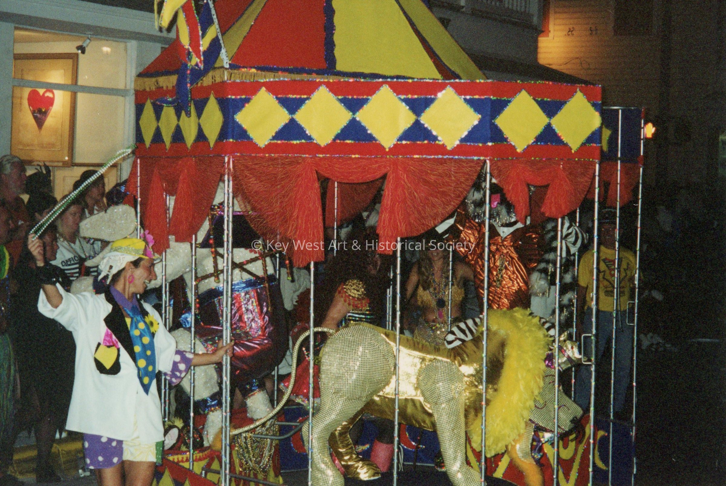 A float in the parade. picture number 1