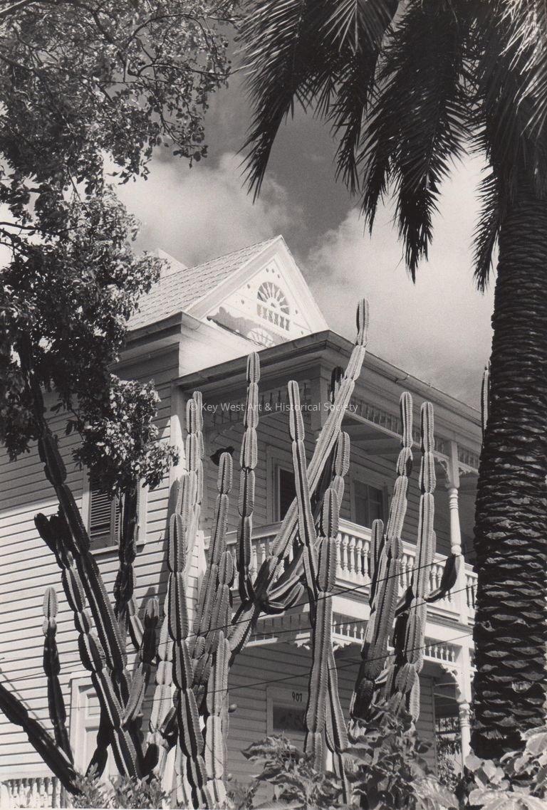 907 Truman Avenue picture number 1