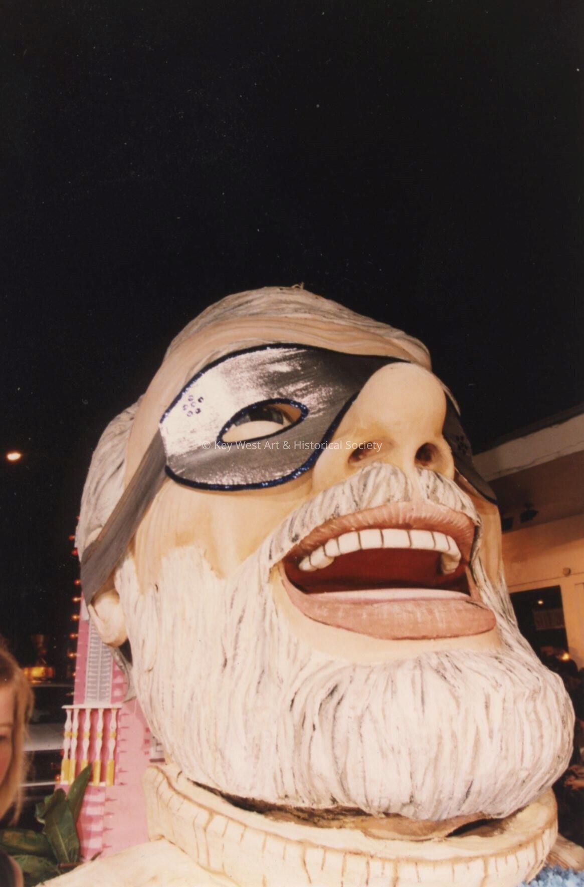 A huge head as part of a FF float.