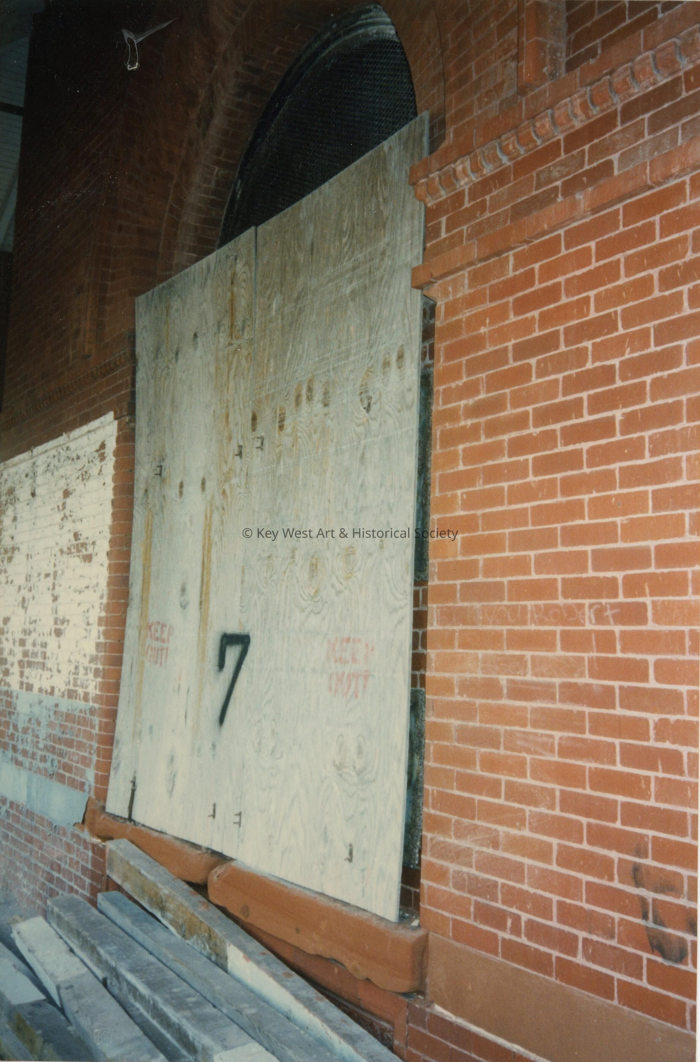 A window labeled number 7.